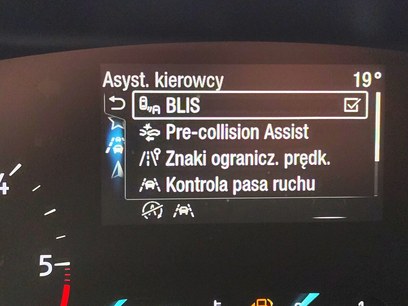 Ford Focus - zdjęcie 30