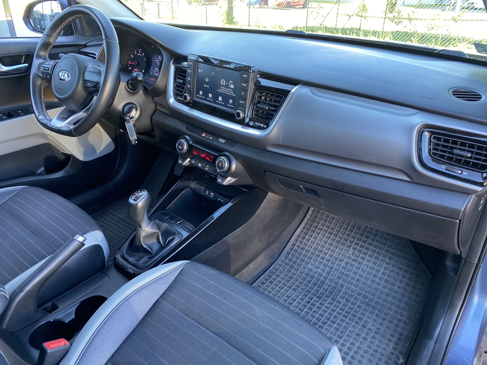 Kia Stonic - zdjęcie 13