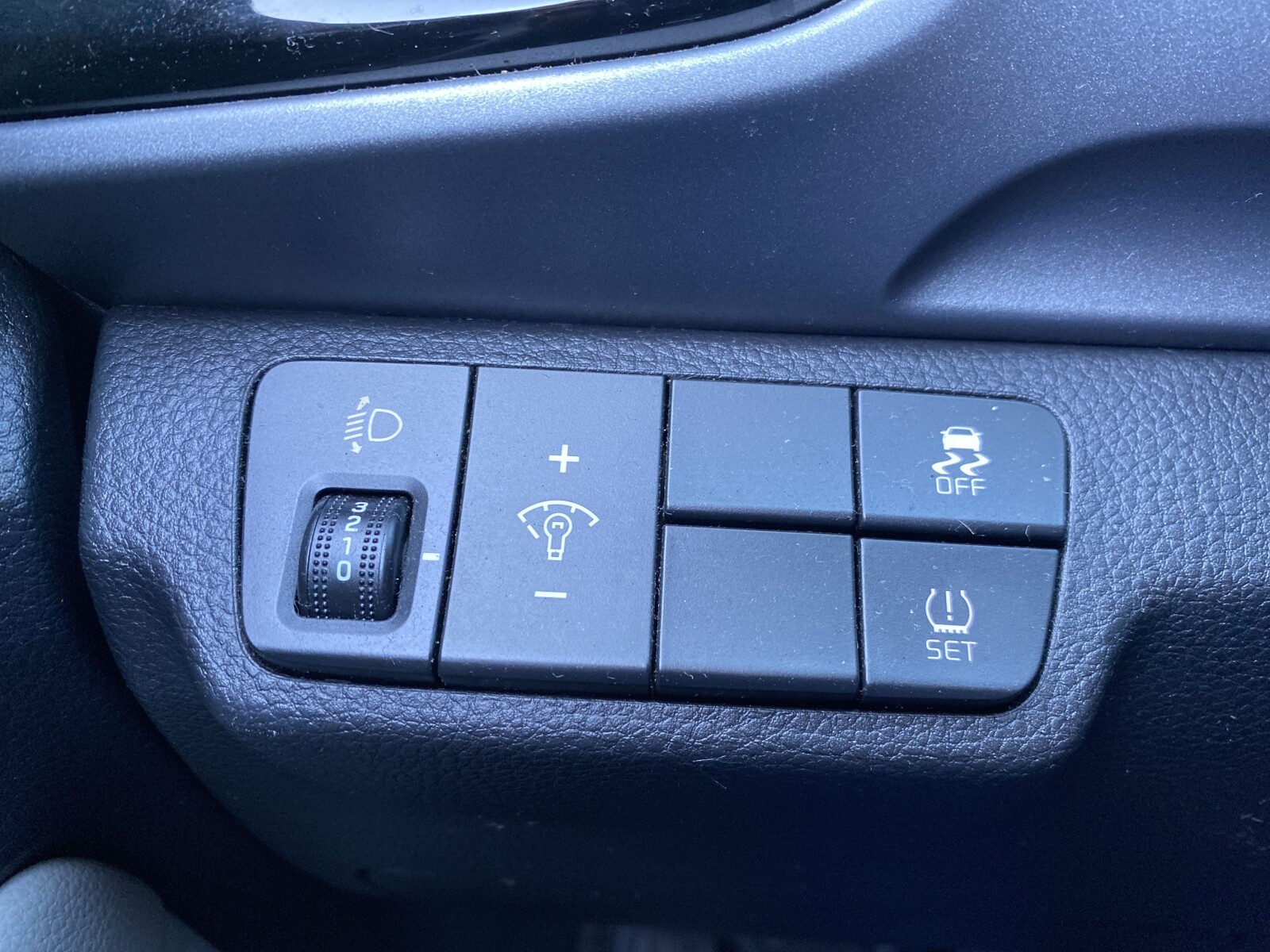 Kia Stonic - zdjęcie 15