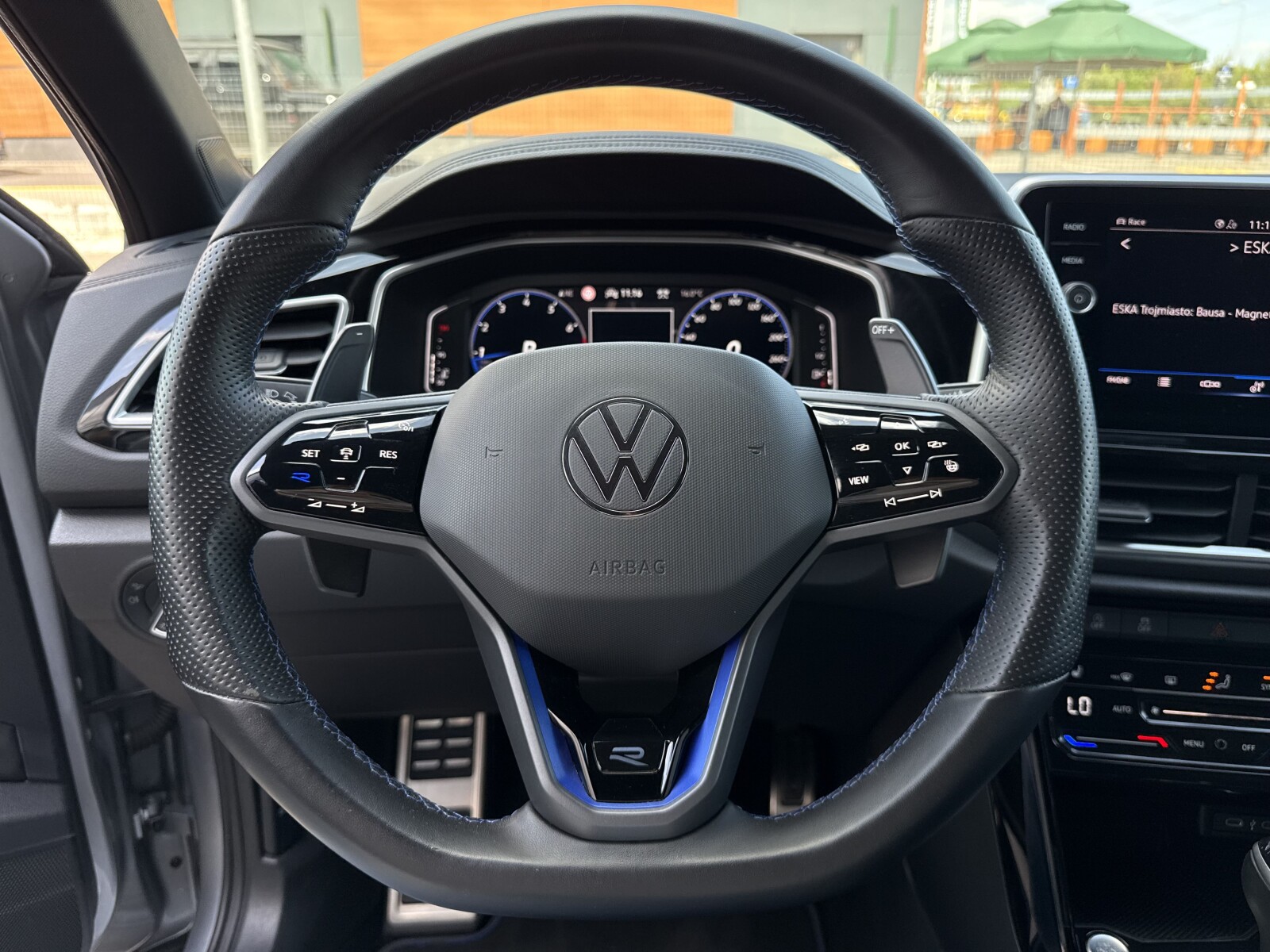 Volkswagen T-Roc - zdjęcie 14