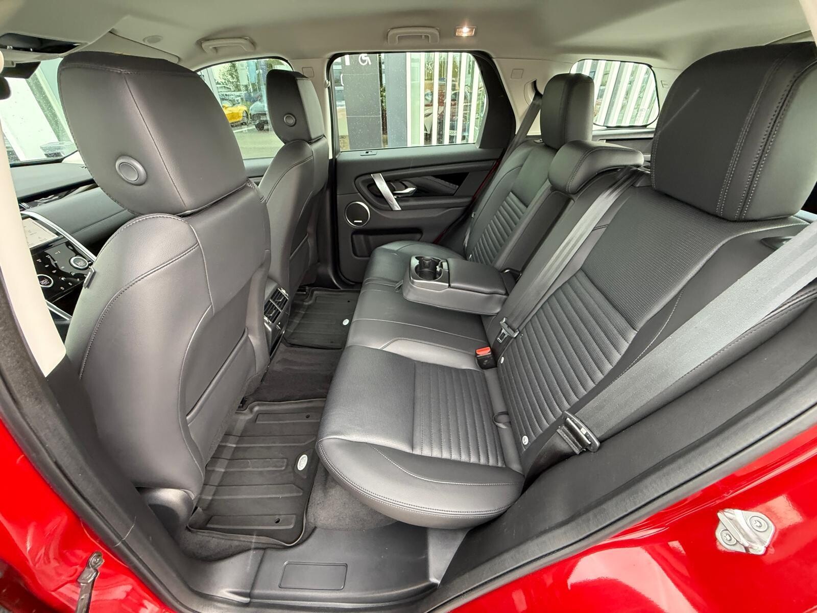Land Rover Discovery Sport - zdjęcie 23