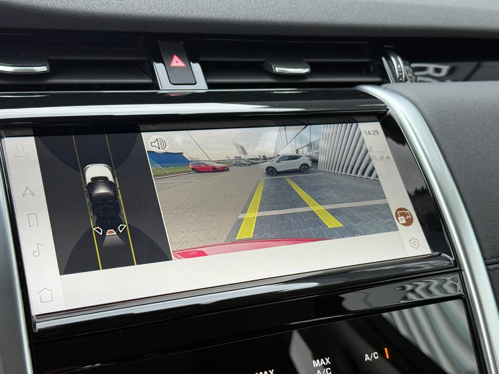 Land Rover Discovery Sport - zdjęcie 21