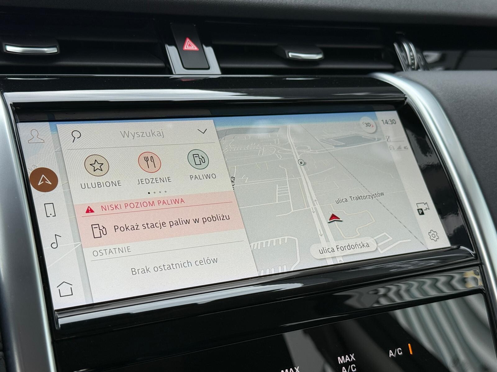 Land Rover Discovery Sport - zdjęcie 17