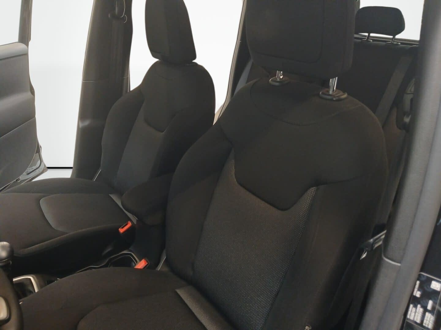 Jeep Renegade - zdjęcie 12