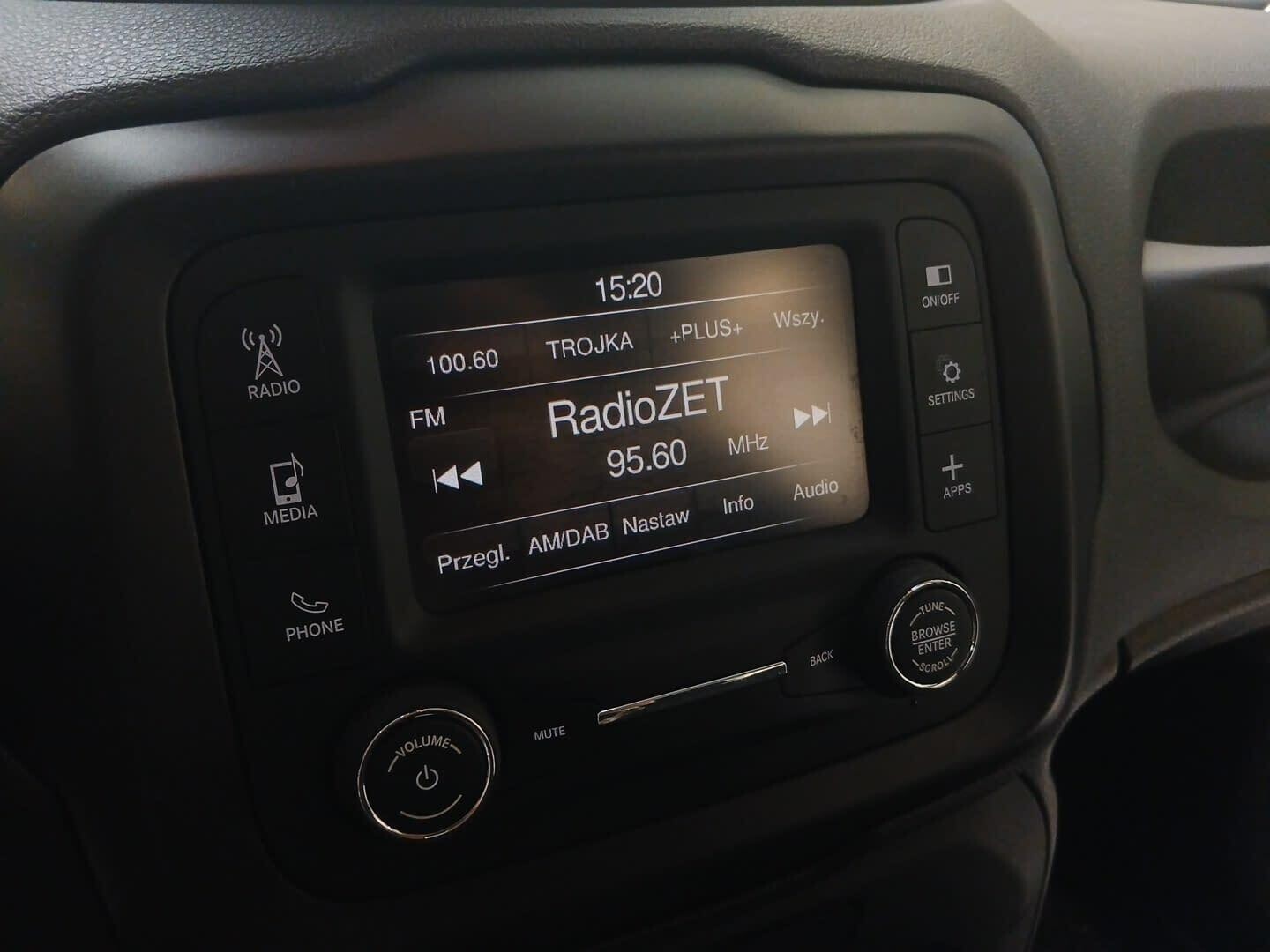 Jeep Renegade - zdjęcie 16