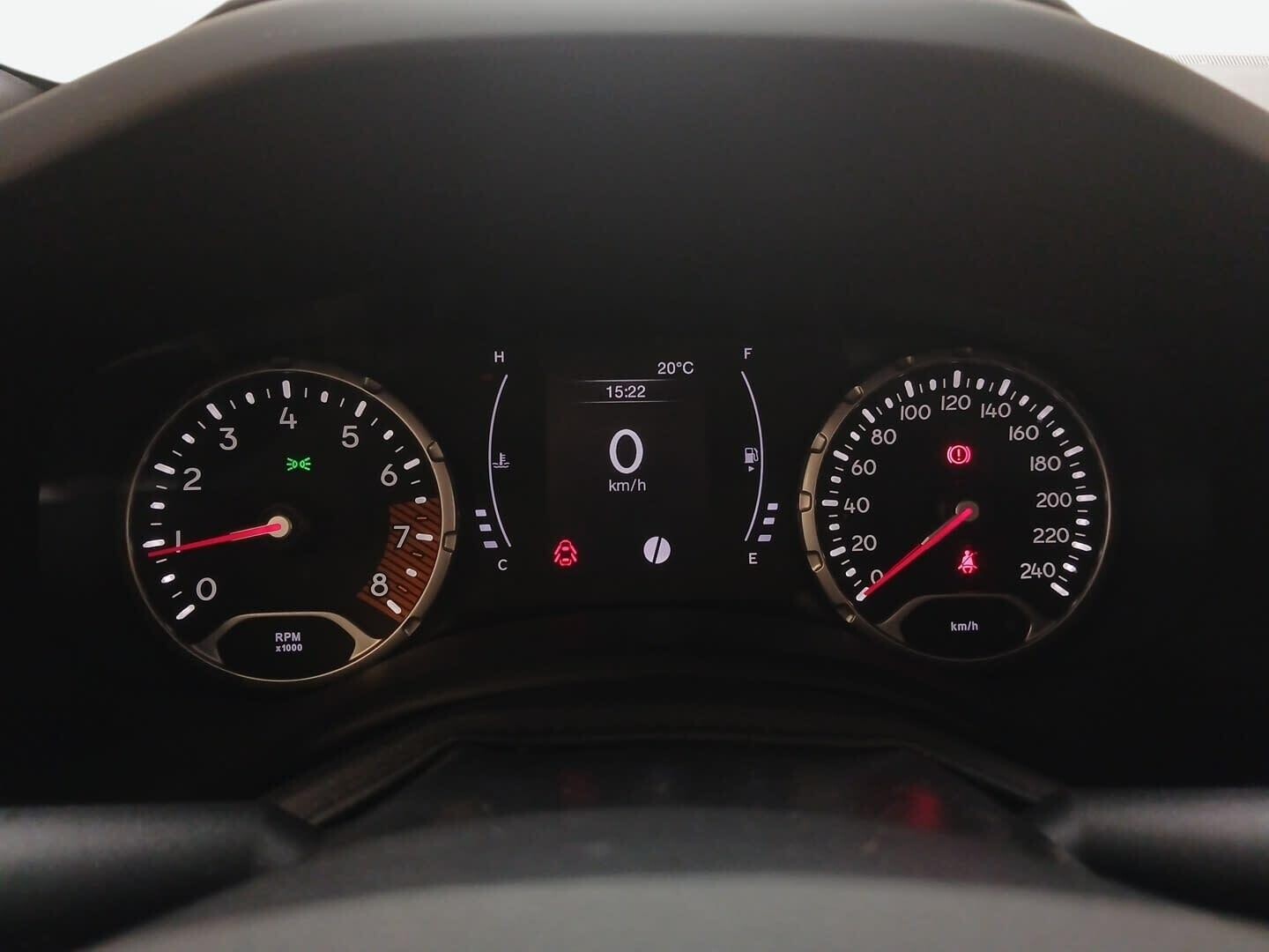 Jeep Renegade - zdjęcie 22