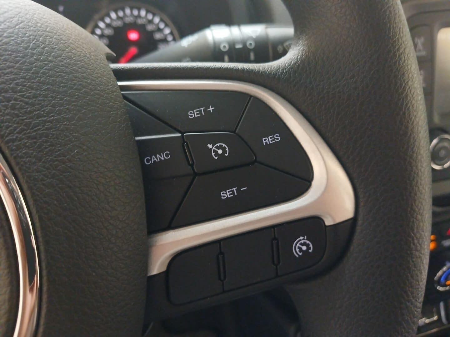 Jeep Renegade - zdjęcie 21