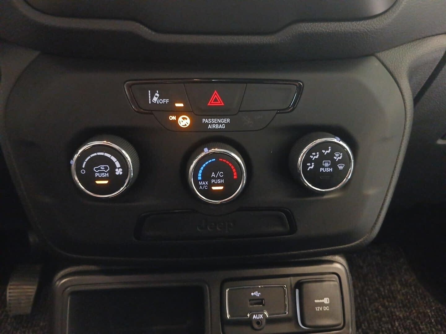 Jeep Renegade - zdjęcie 15