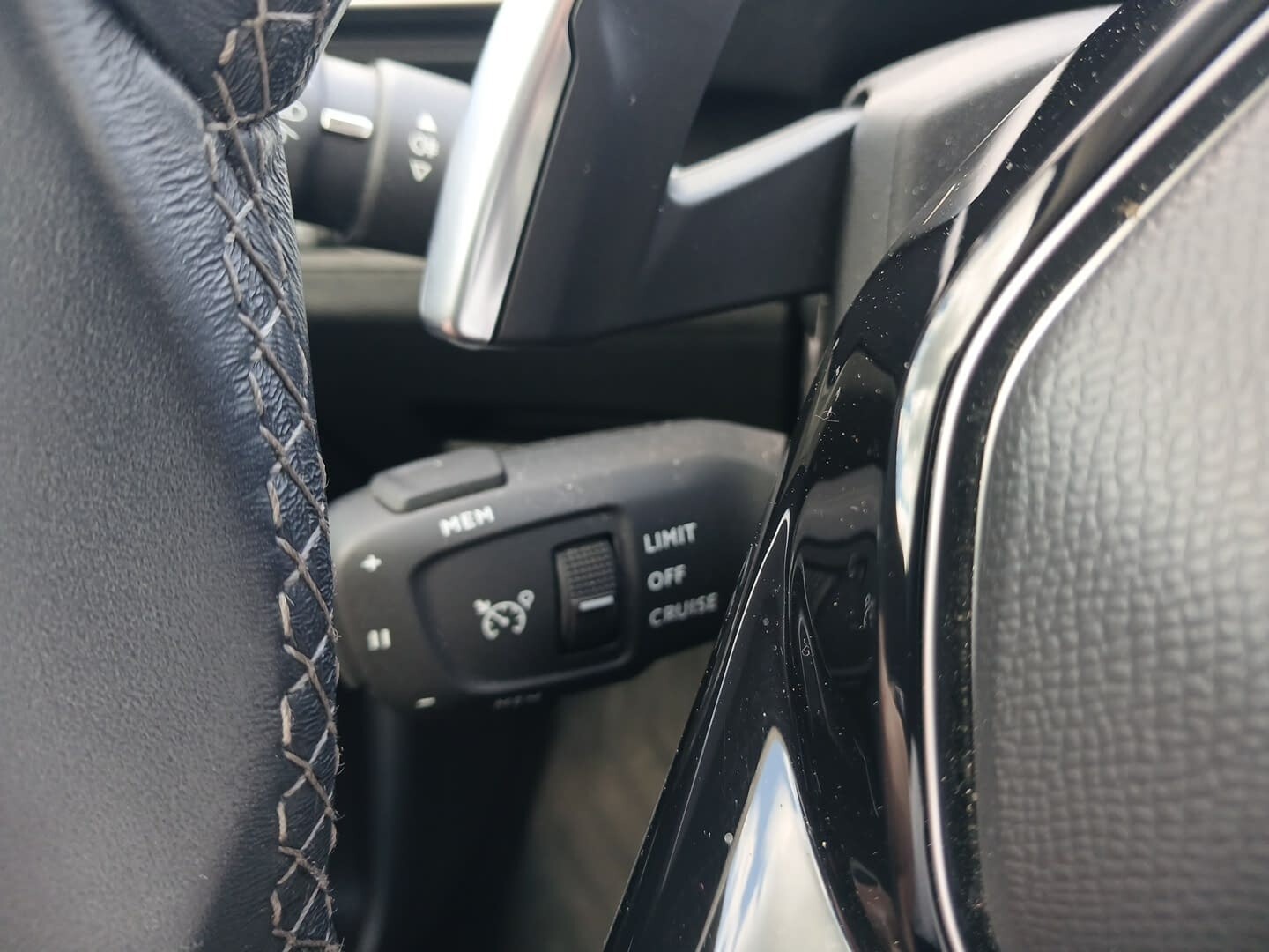 Peugeot 3008 - zdjęcie 19