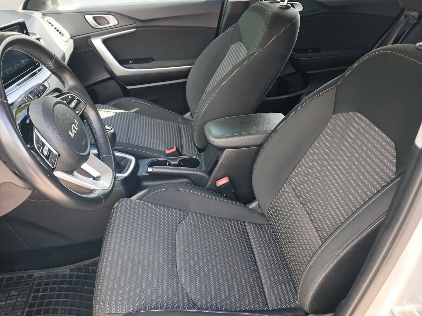 Kia Ceed - zdjęcie 9