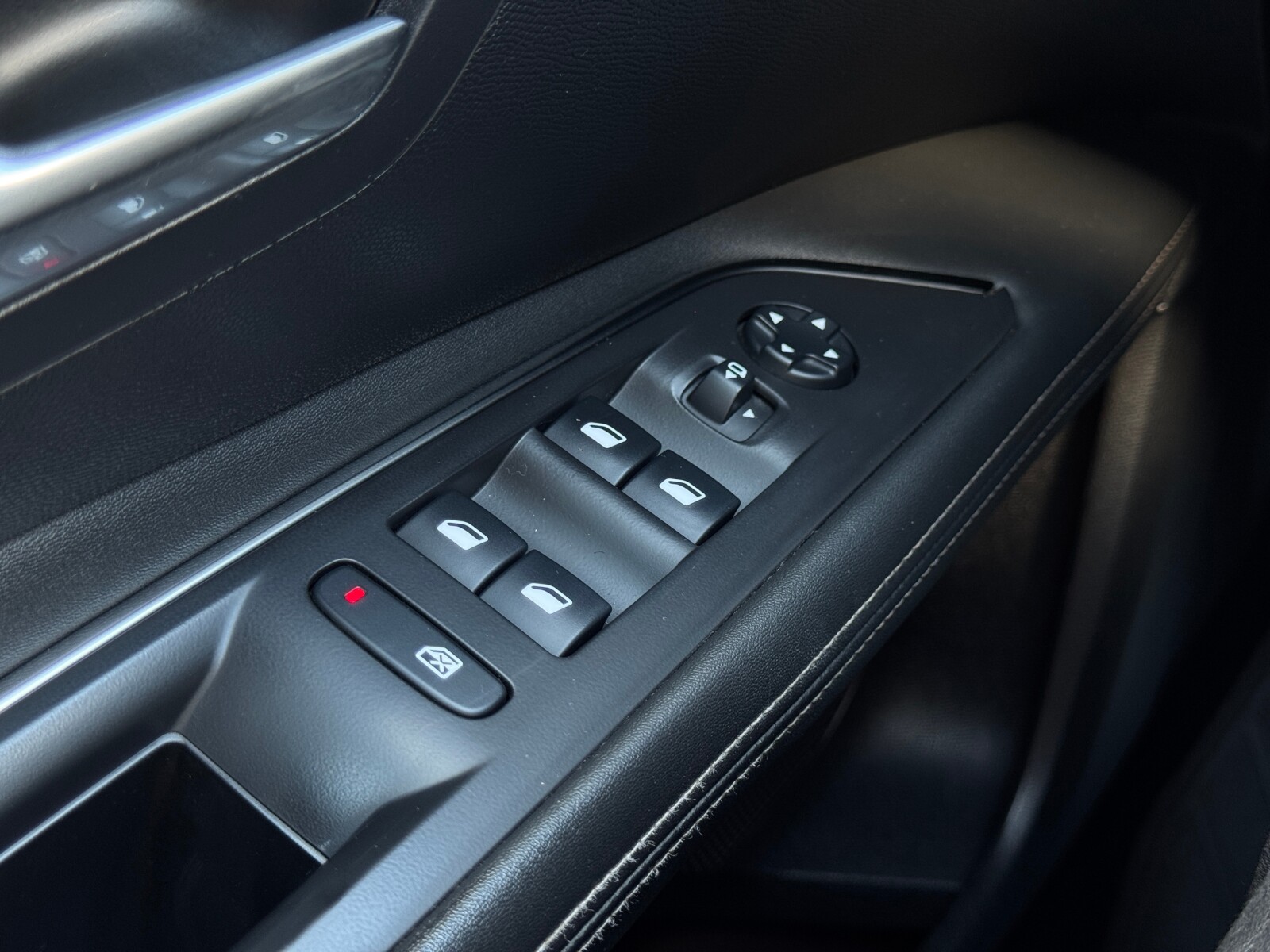 Peugeot 3008 - zdjęcie 33