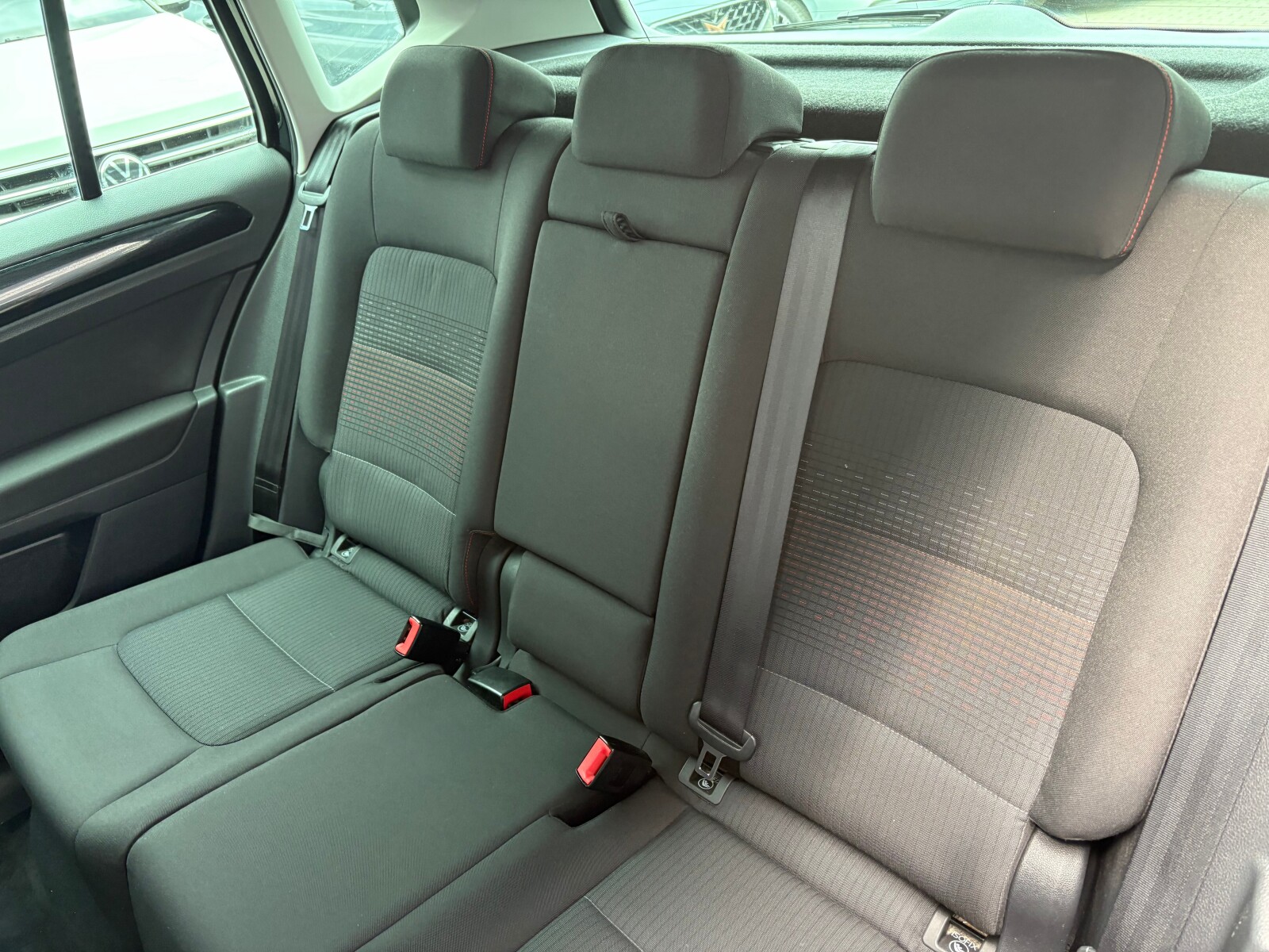 Volkswagen Golf Sportsvan - zdjęcie 13