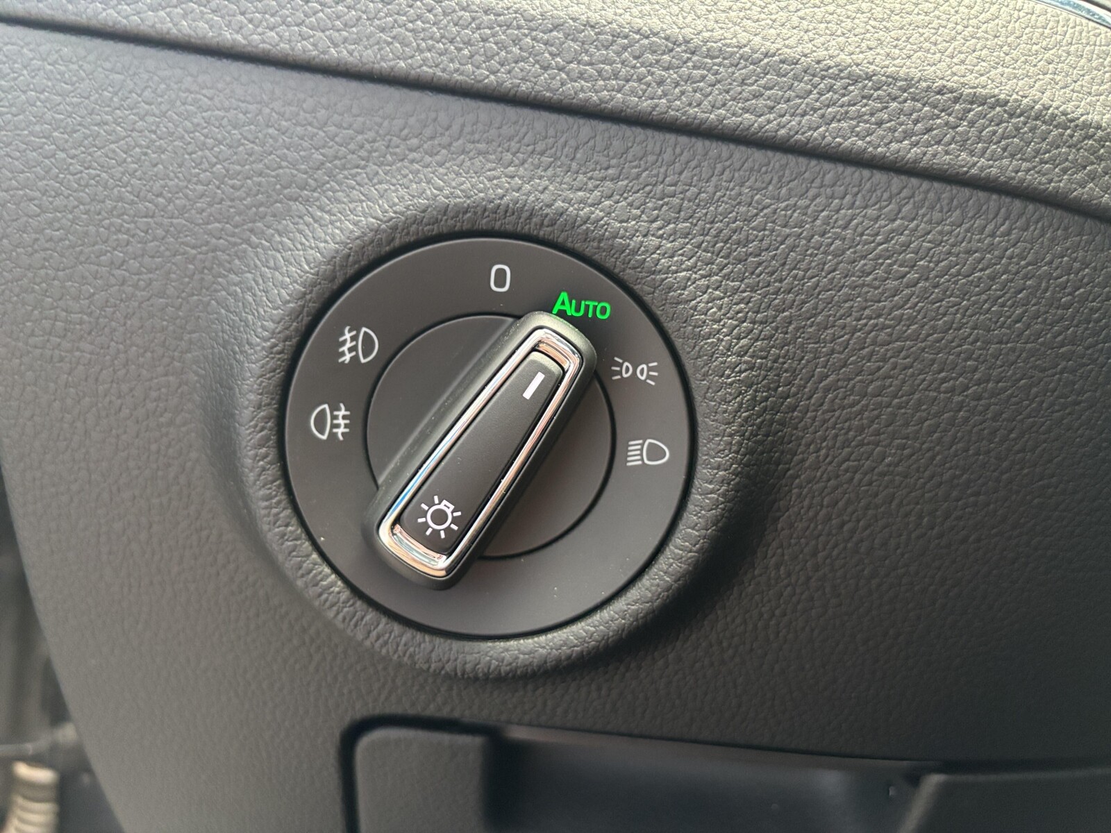 Škoda Superb Combi - zdjęcie 26