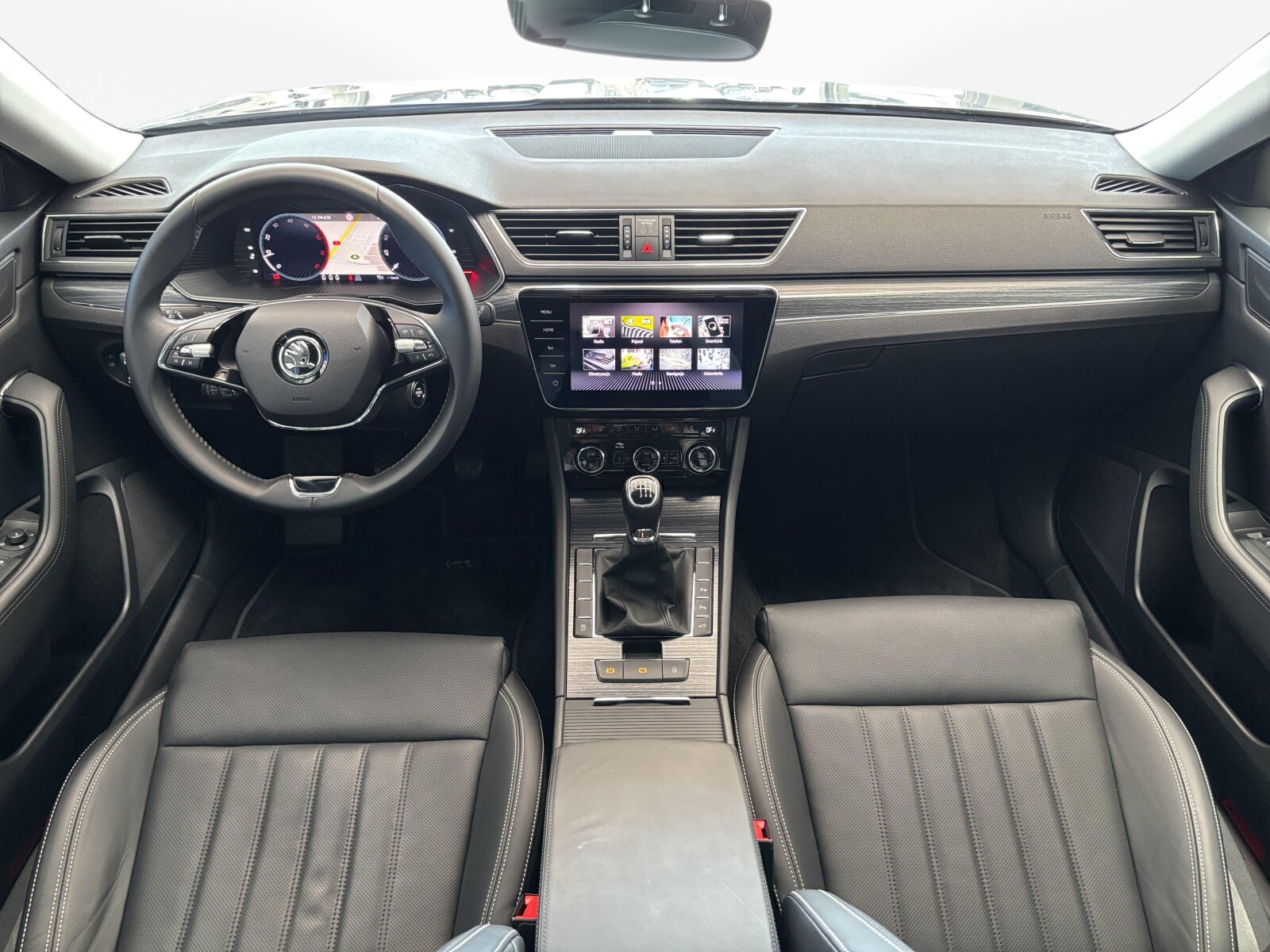 Škoda Superb Combi - zdjęcie 13