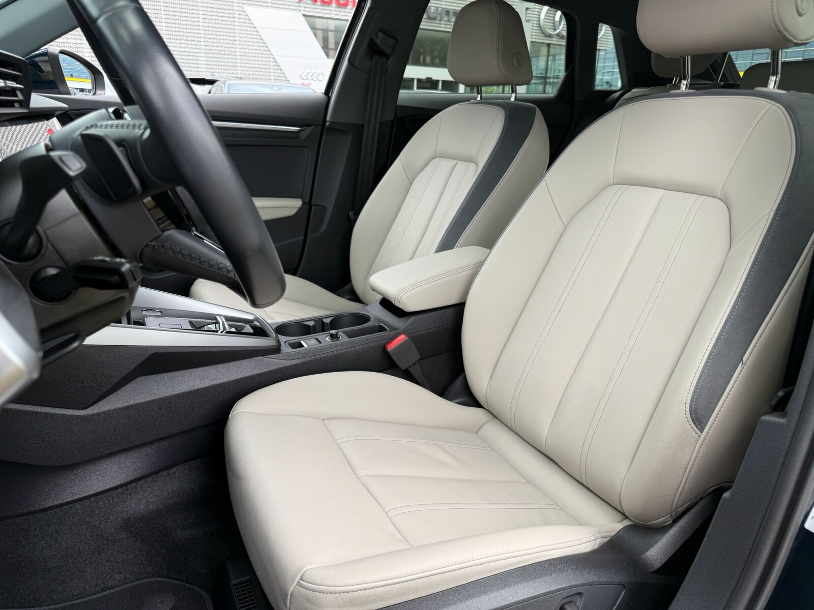 Audi A3 Sportback - zdjęcie 16