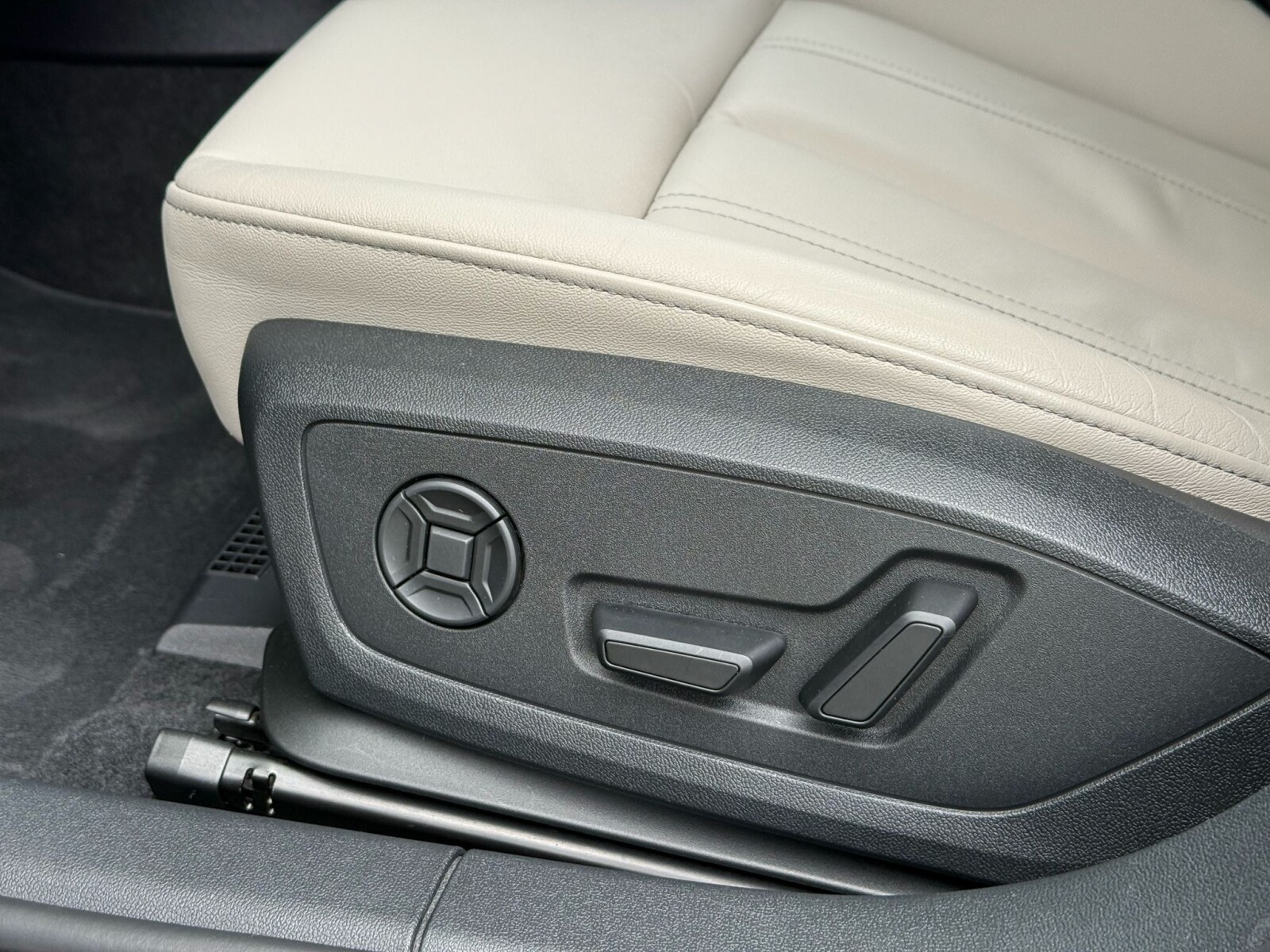 Audi A3 Sportback - zdjęcie 20