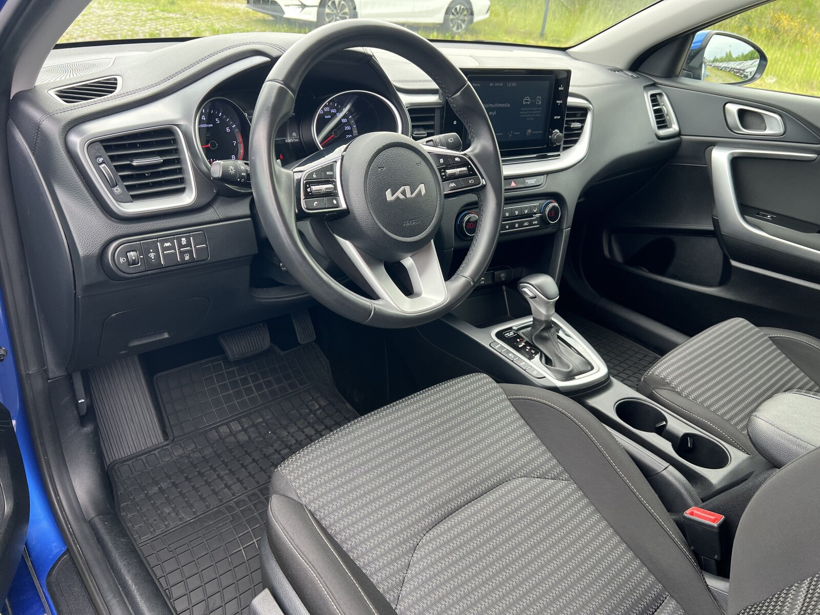 Kia Ceed - zdjęcie 10