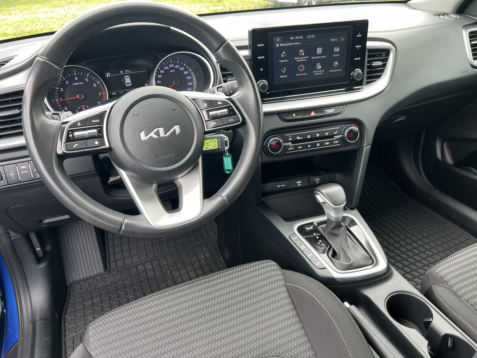 Kia Ceed - zdjęcie 25