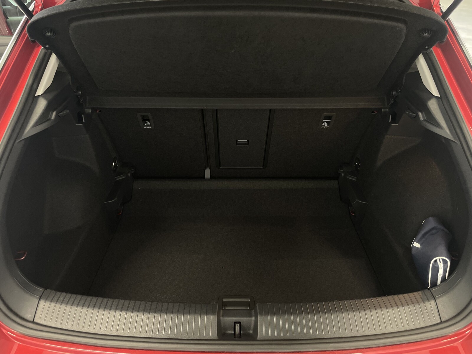 Volkswagen T-Roc - zdjęcie 32