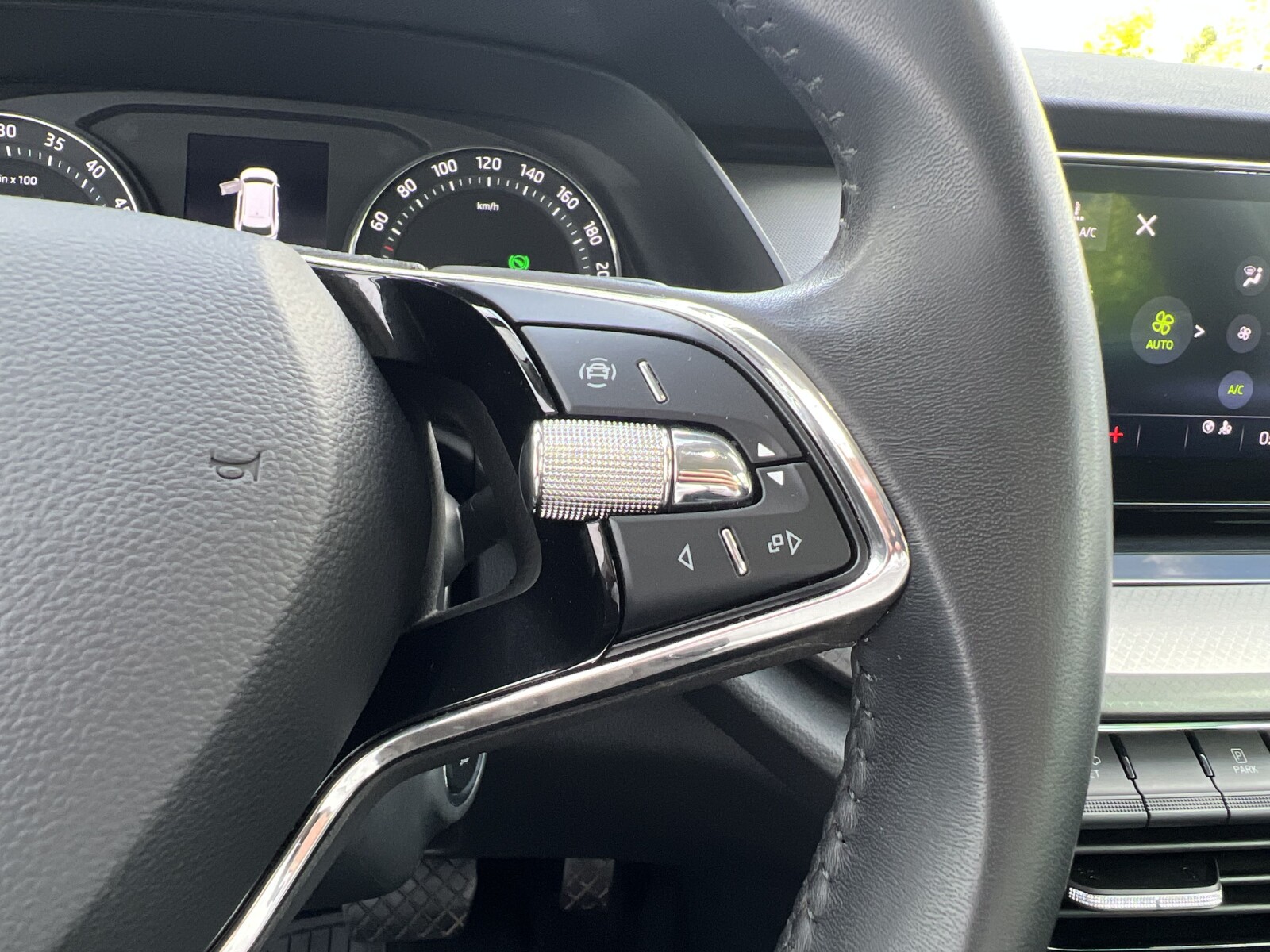 Škoda Octavia Combi - zdjęcie 22