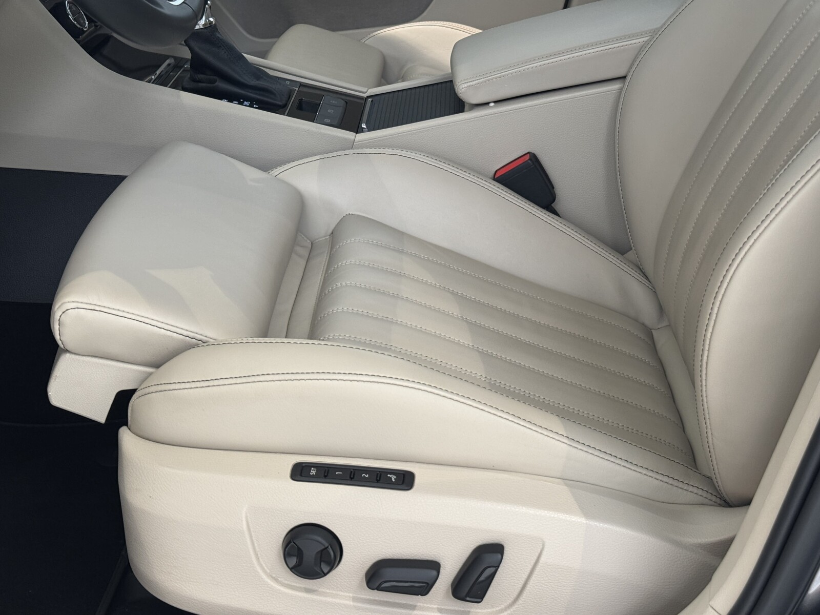 Škoda Superb Combi - zdjęcie 26