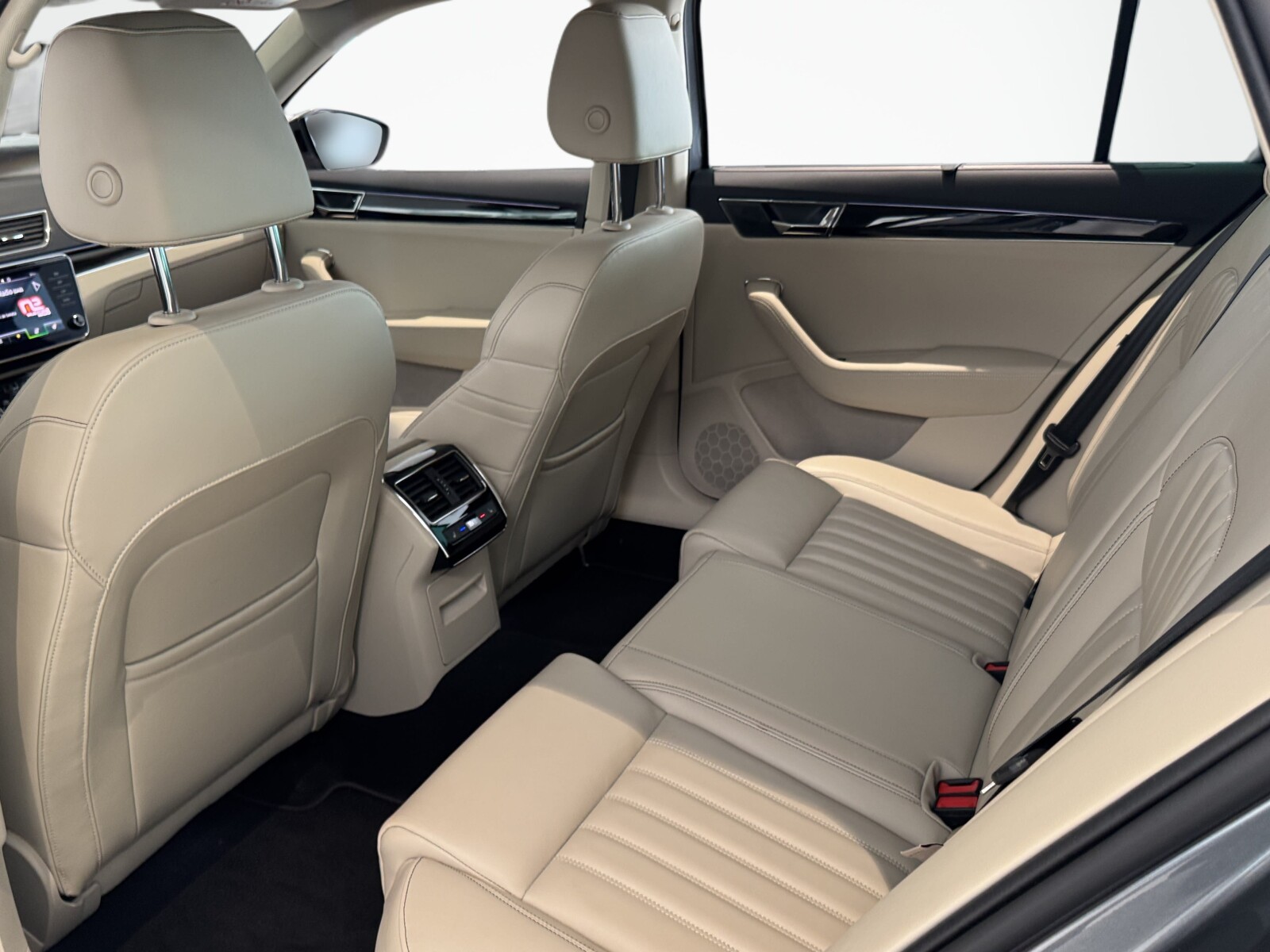 Škoda Superb Combi - zdjęcie 13