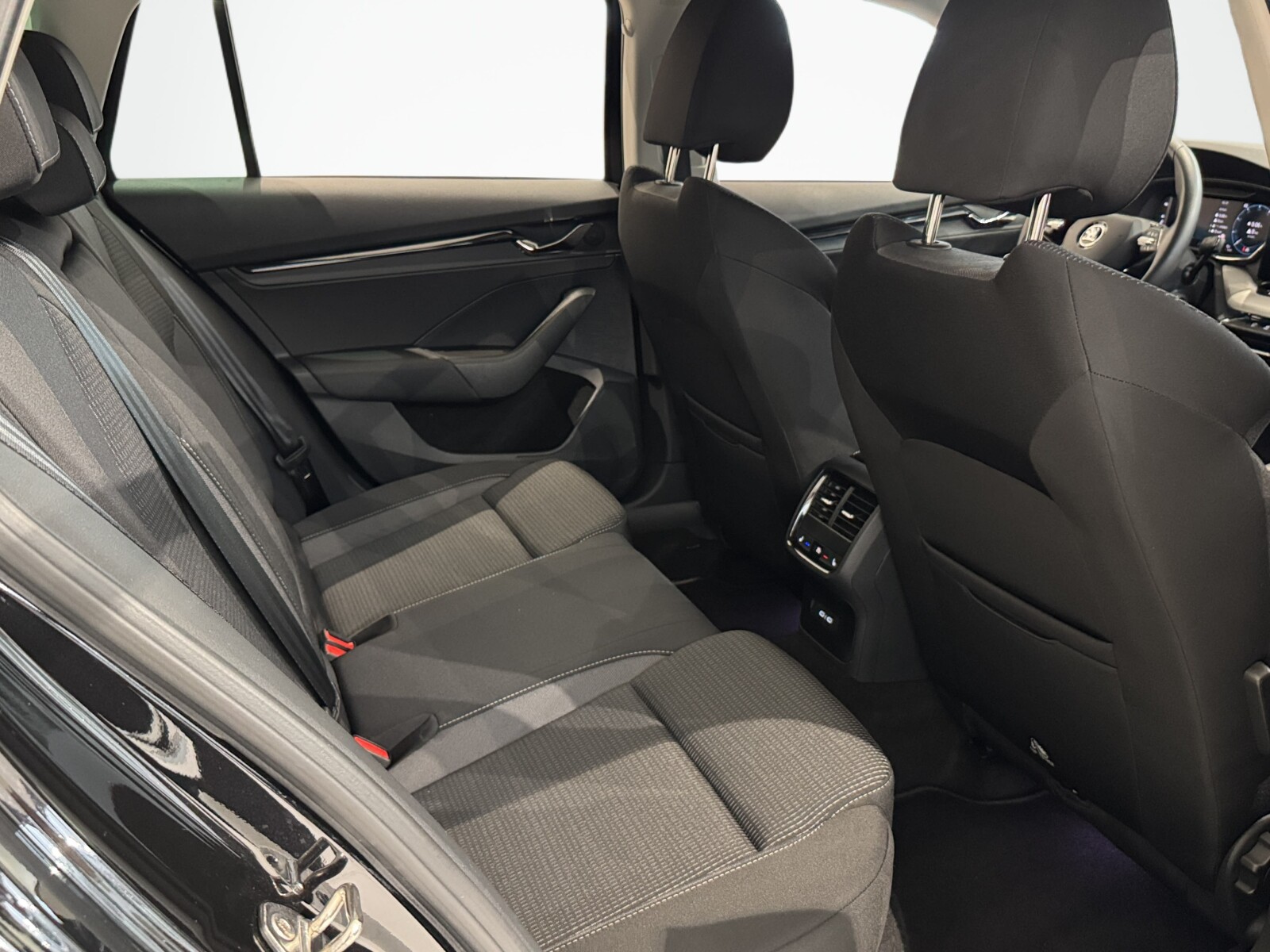 Škoda Octavia Combi - zdjęcie 17