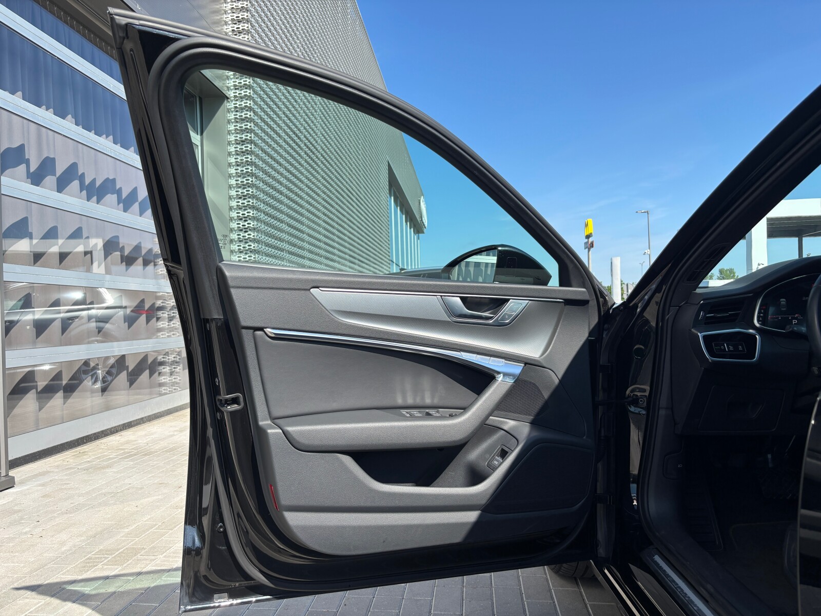 Audi A6 Limousine - zdjęcie 9