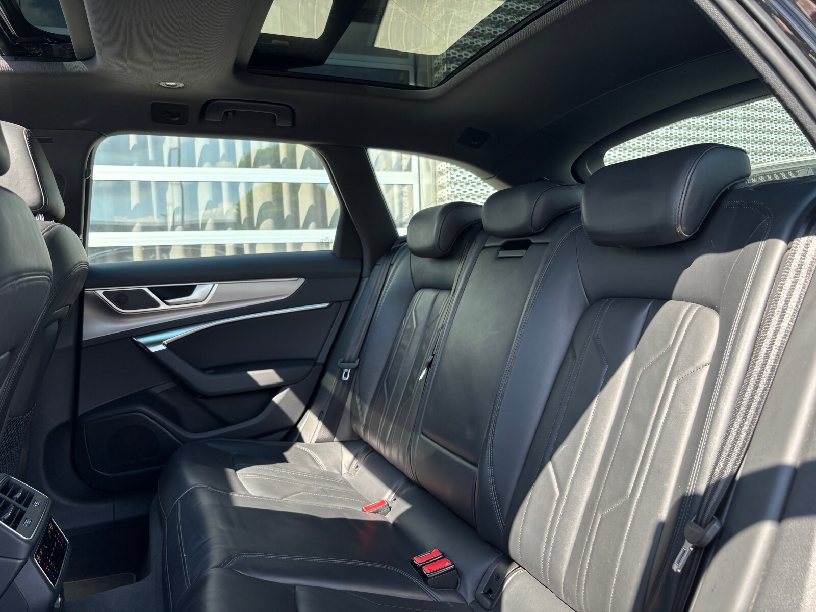 Audi A6 Avant - zdjęcie 24