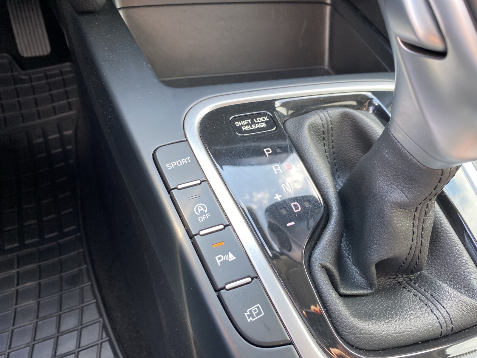 Kia Ceed - zdjęcie 24