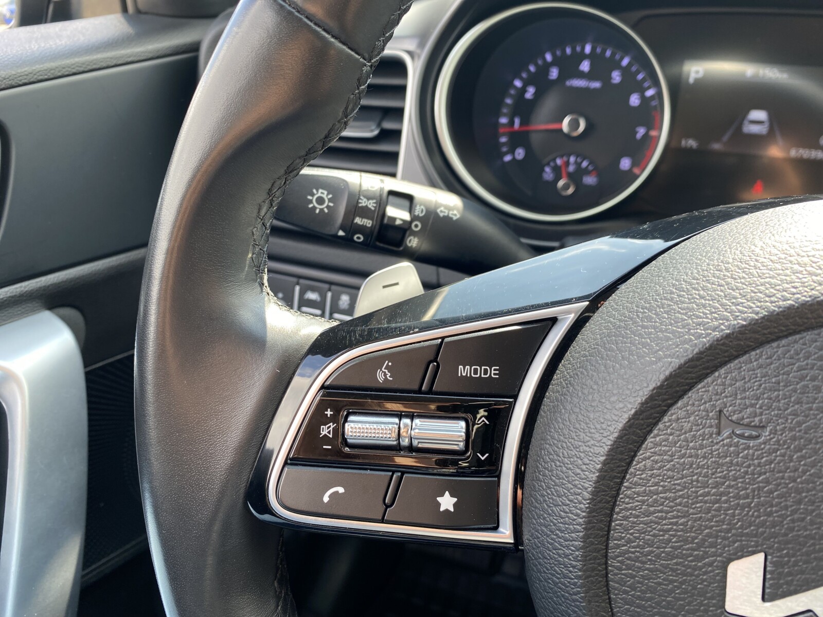 Kia Ceed - zdjęcie 18