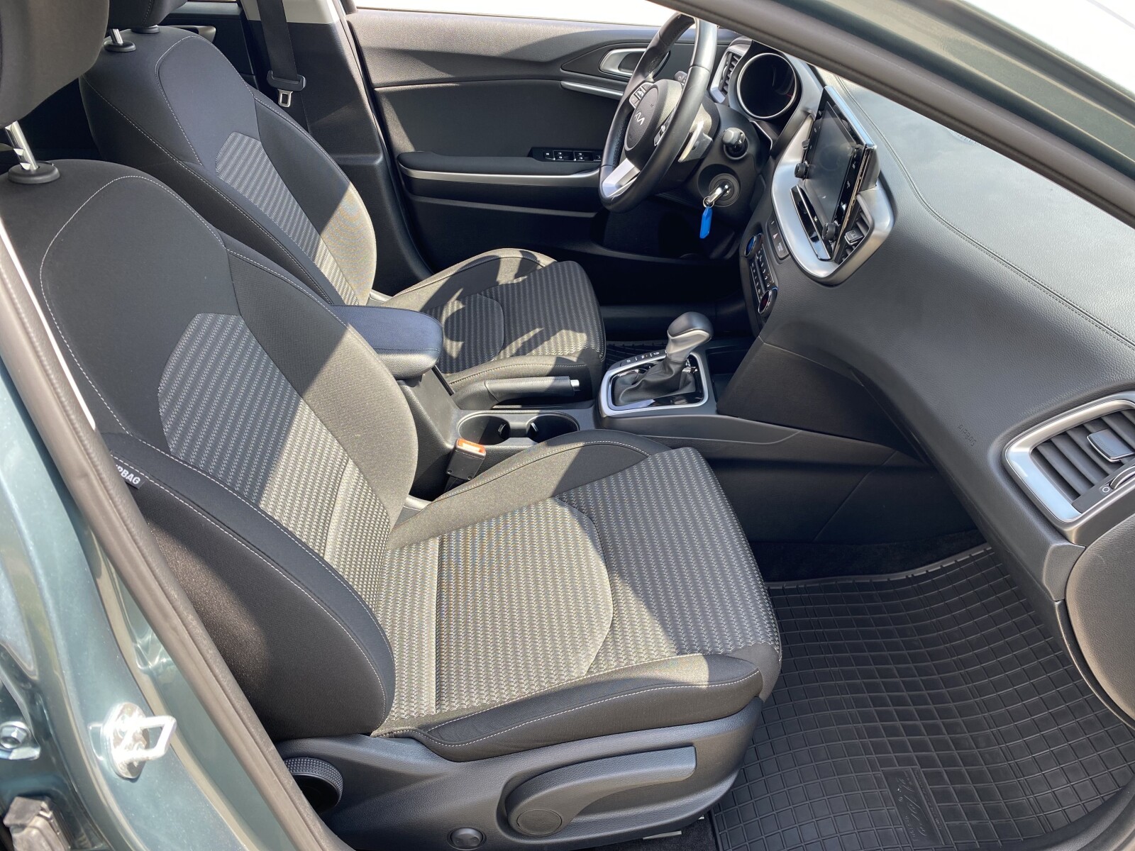 Kia Ceed - zdjęcie 14