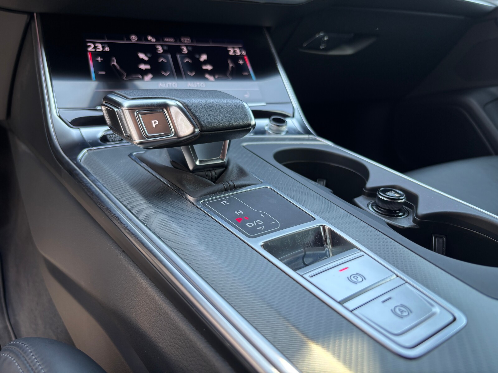 Audi A6 Limousine - zdjęcie 17