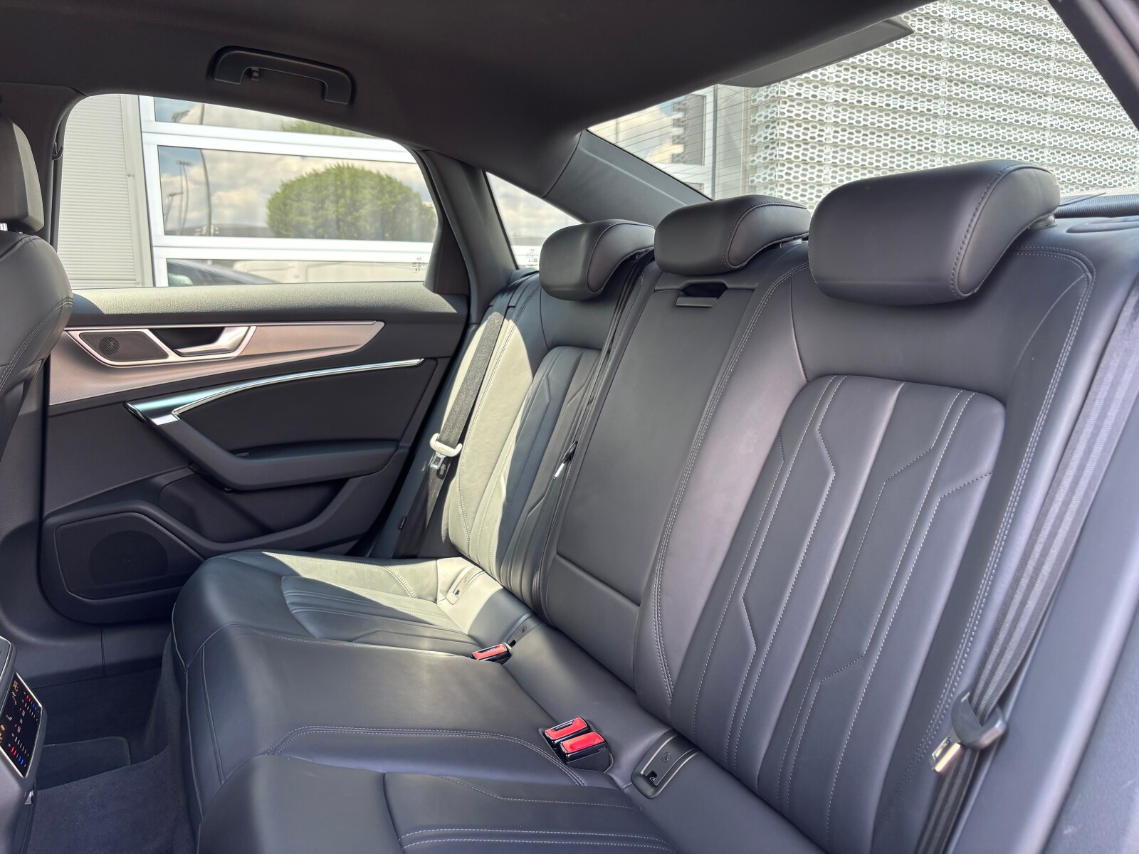 Audi A6 Limousine - zdjęcie 23