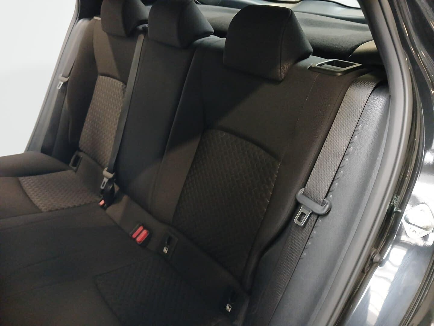 Toyota C-HR - zdjęcie 24