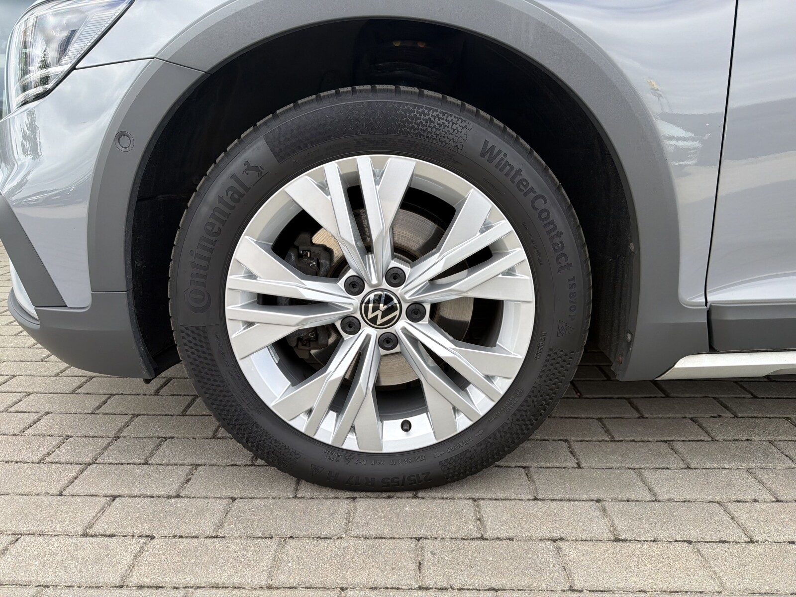 Volkswagen Passat Alltrack - zdjęcie 24
