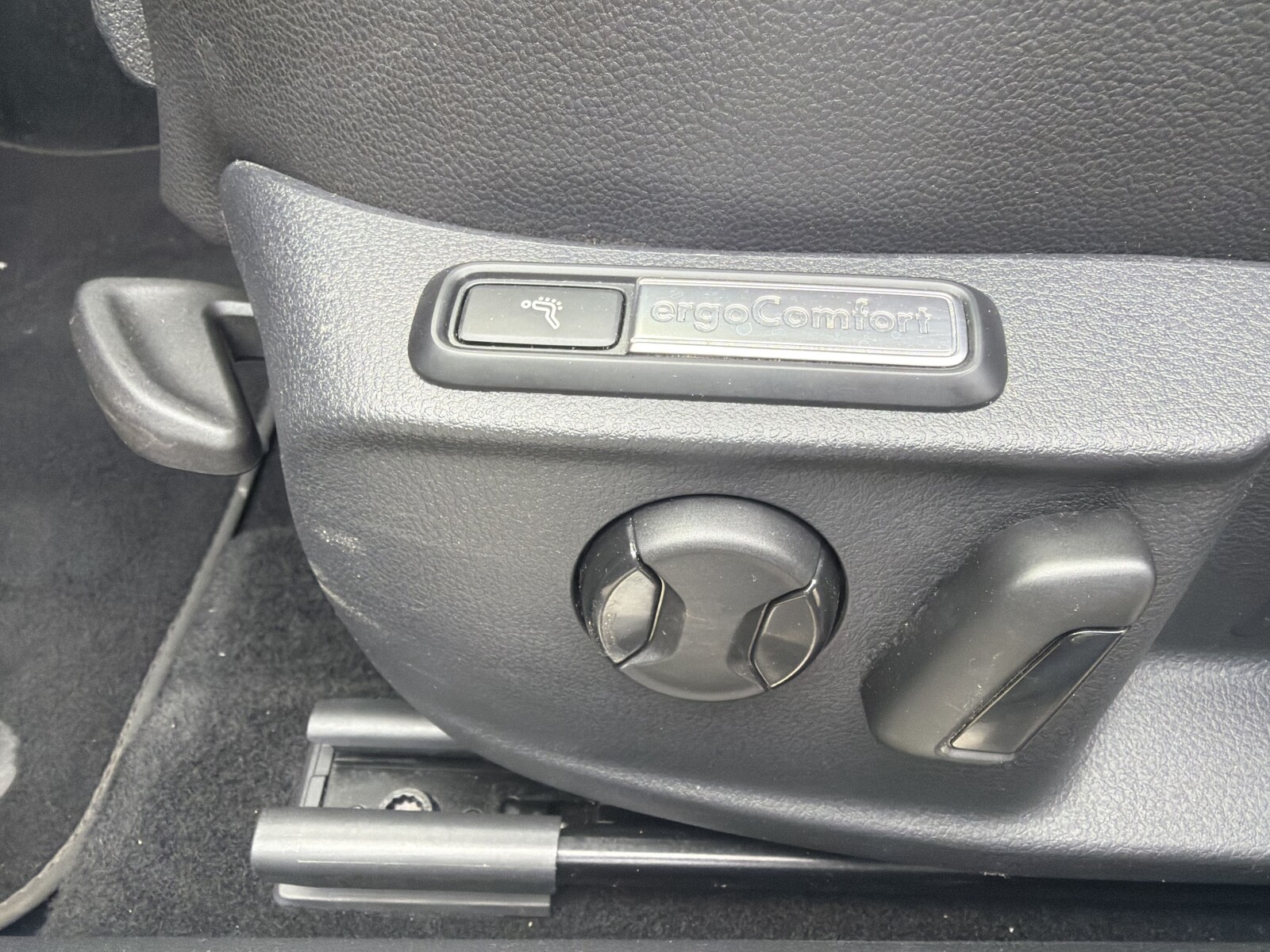 Volkswagen Passat Alltrack - zdjęcie 27