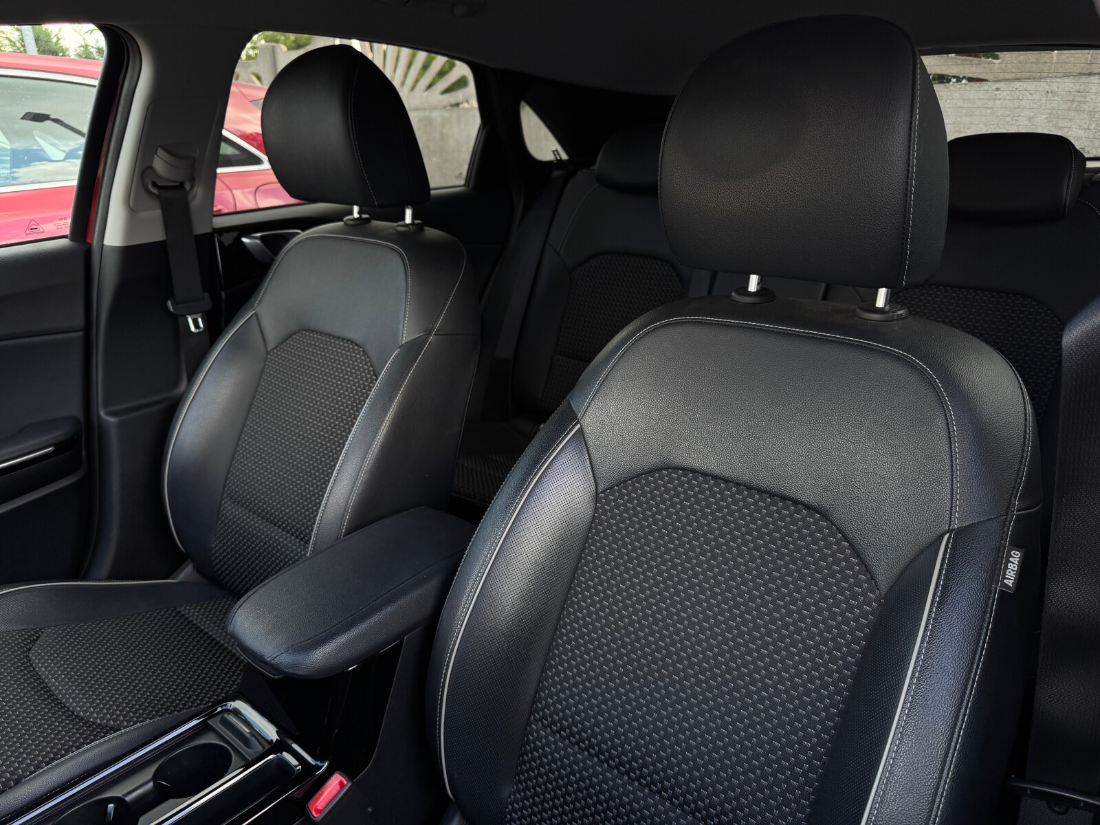 Kia Ceed - zdjęcie 10