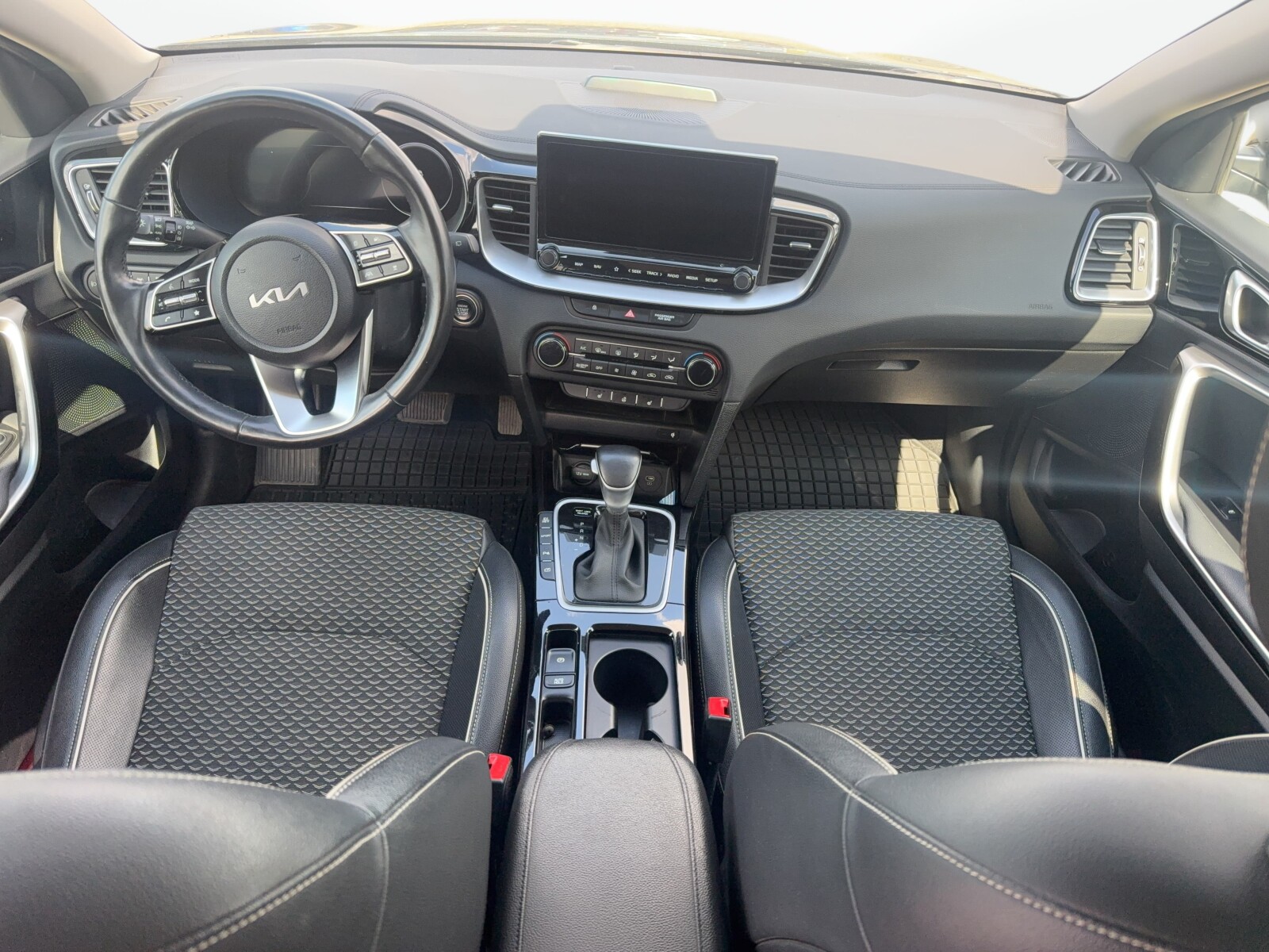 Kia Ceed - zdjęcie 10