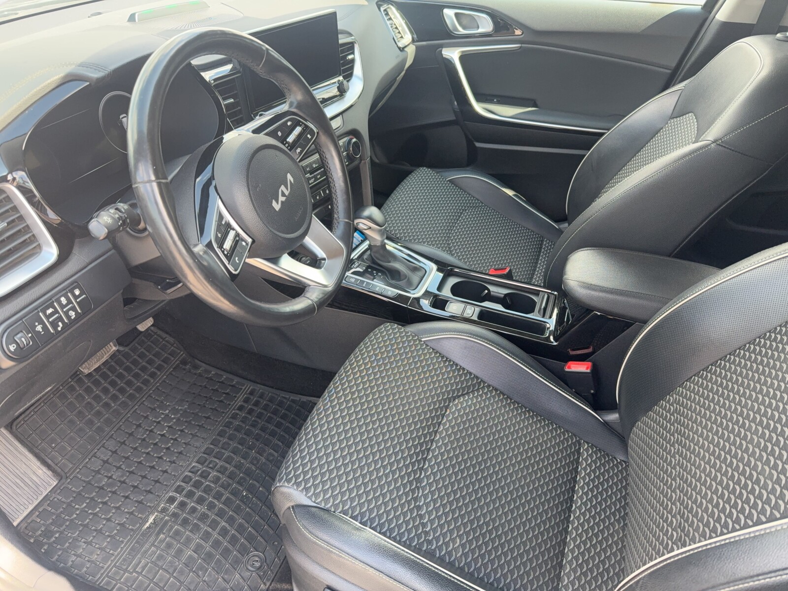 Kia Ceed - zdjęcie 9