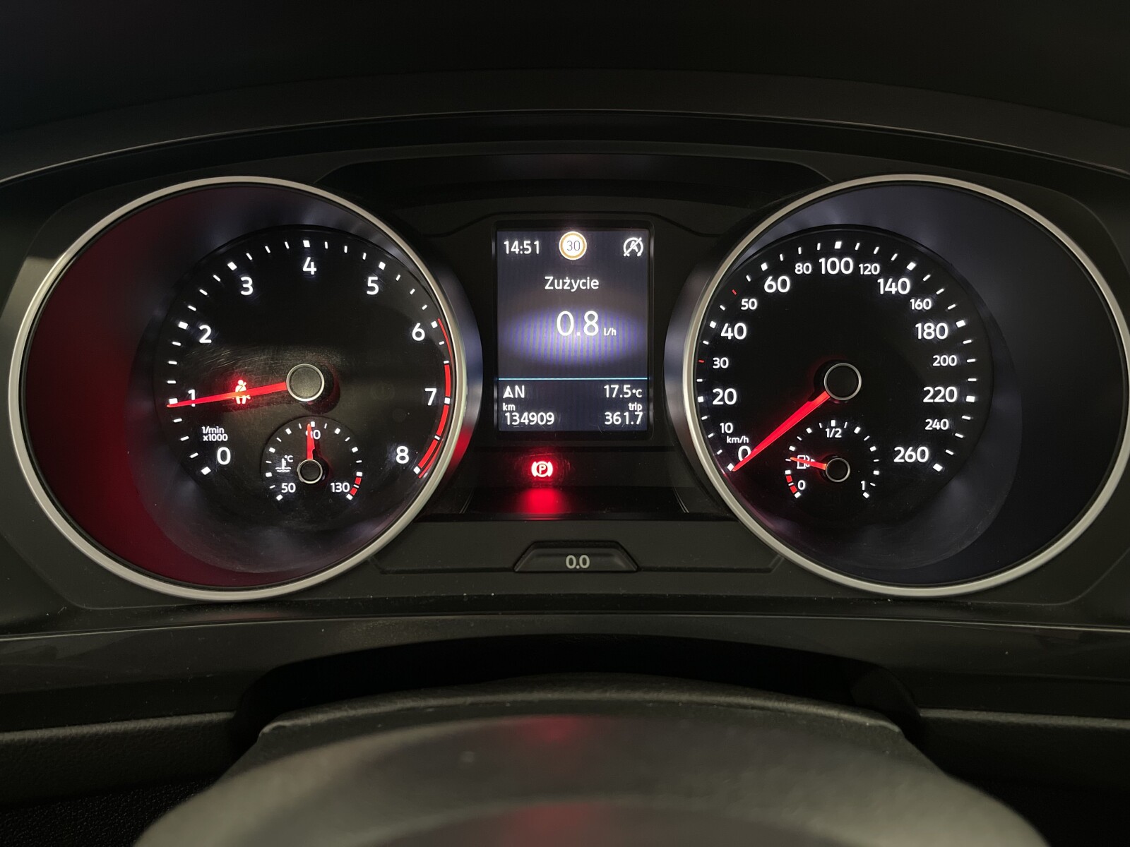 Volkswagen Tiguan - zdjęcie 28