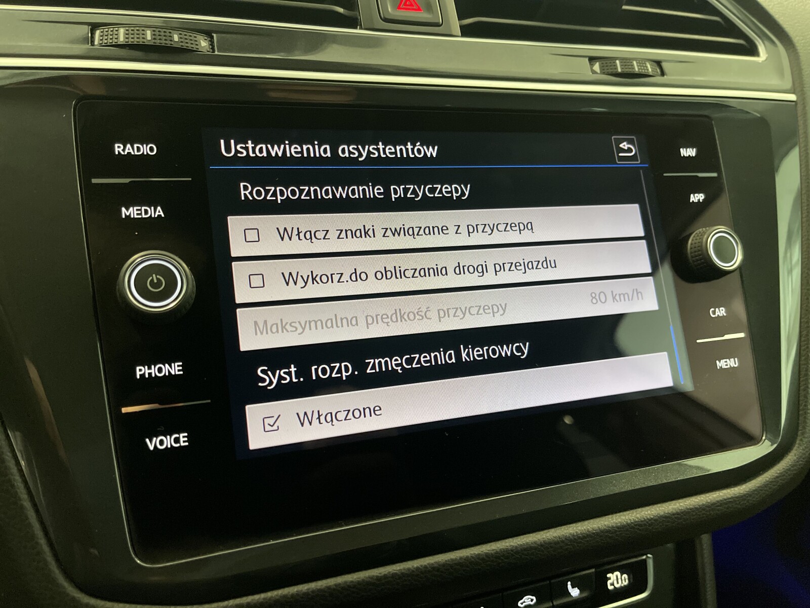 Volkswagen Tiguan - zdjęcie 21