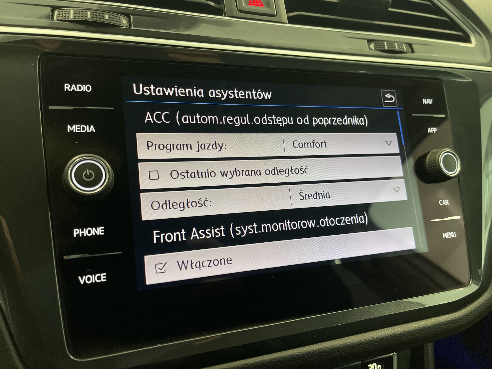 Volkswagen Tiguan - zdjęcie 19