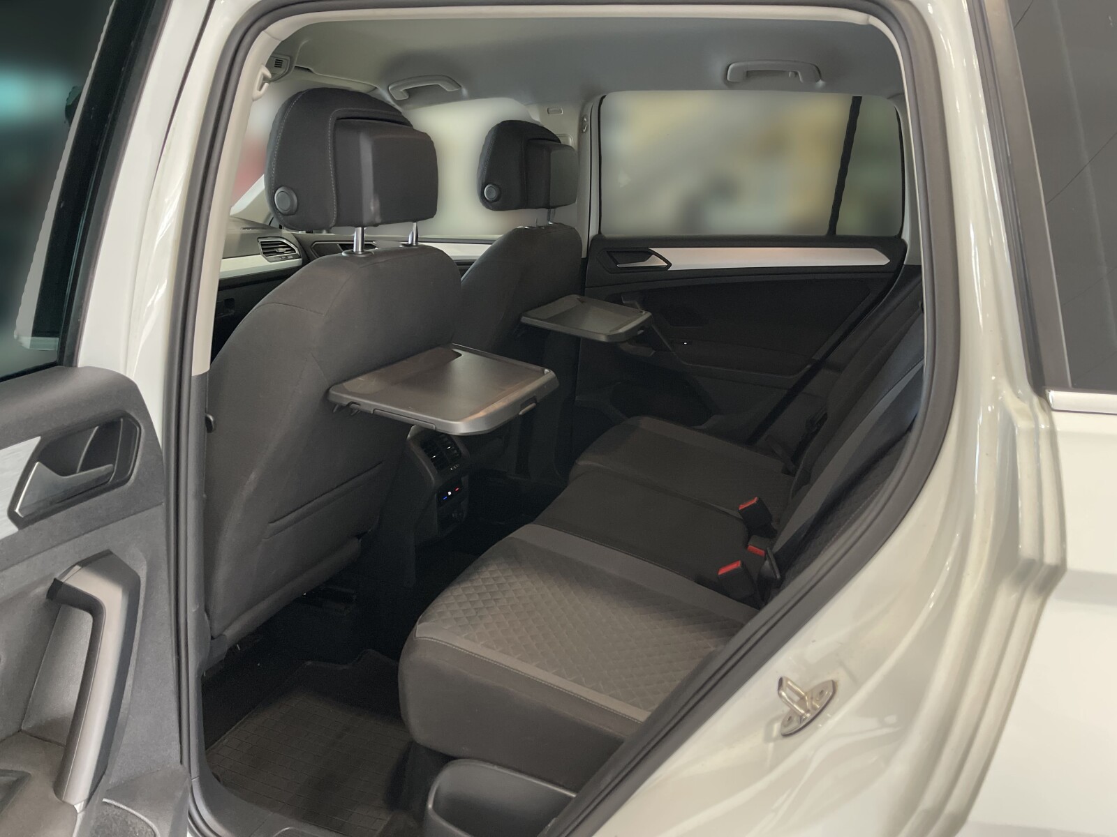 Volkswagen Tiguan - zdjęcie 10