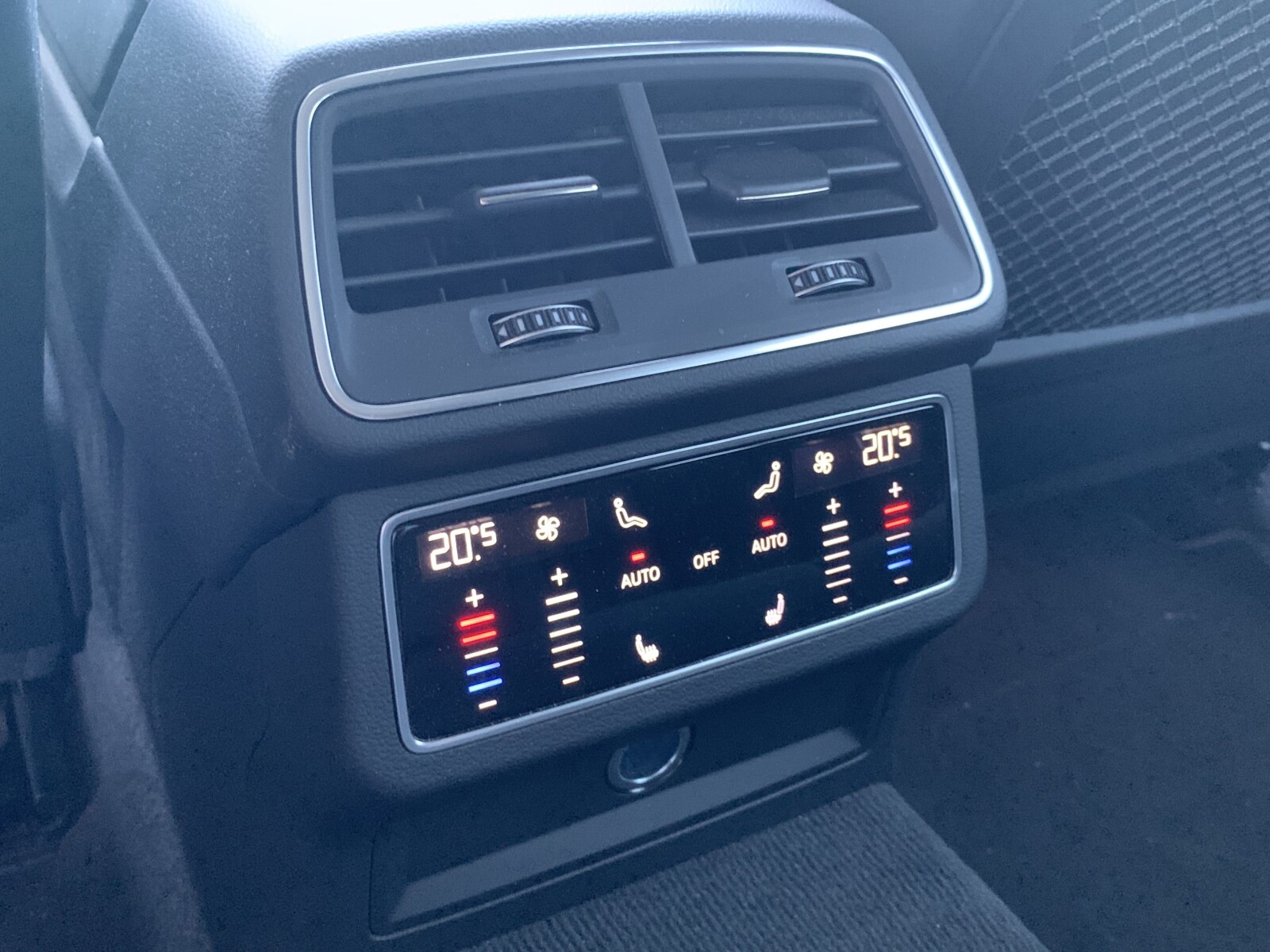 Audi A6 Avant - zdjęcie 20