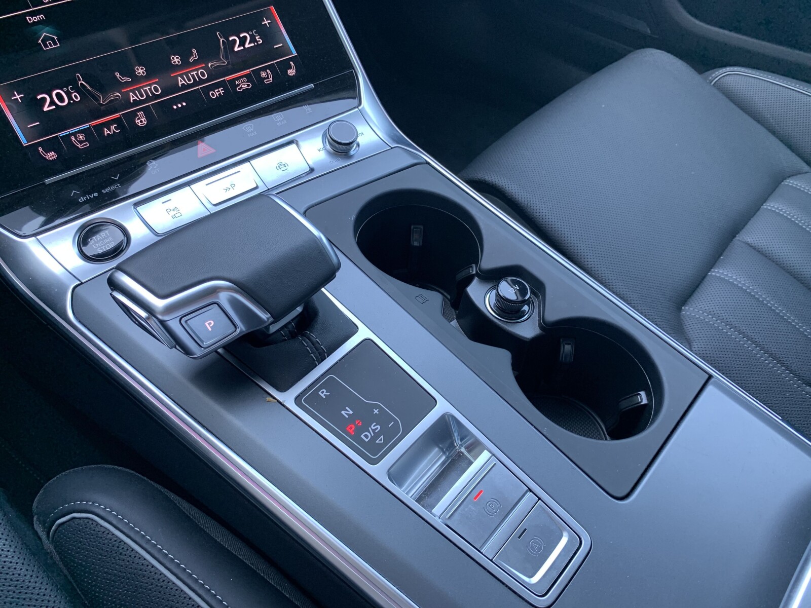 Audi A6 Avant - zdjęcie 18