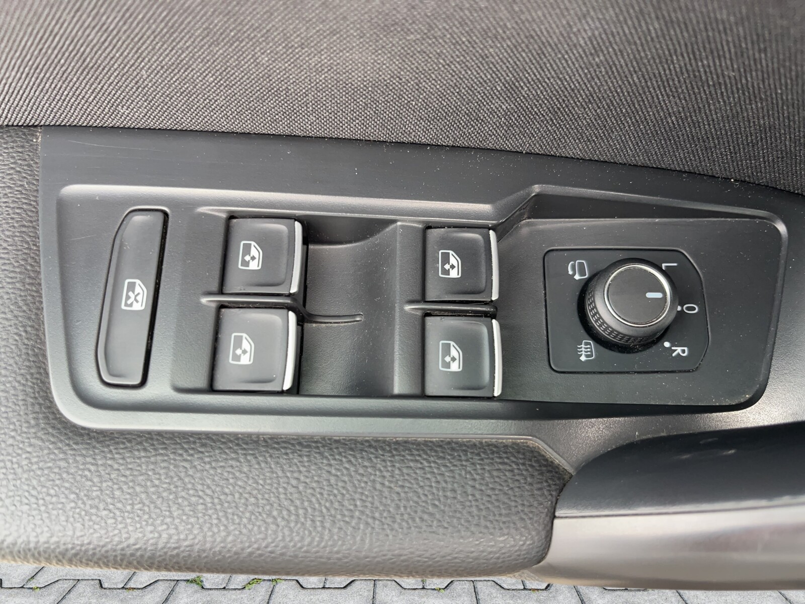 Volkswagen Tiguan Allspace - zdjęcie 19