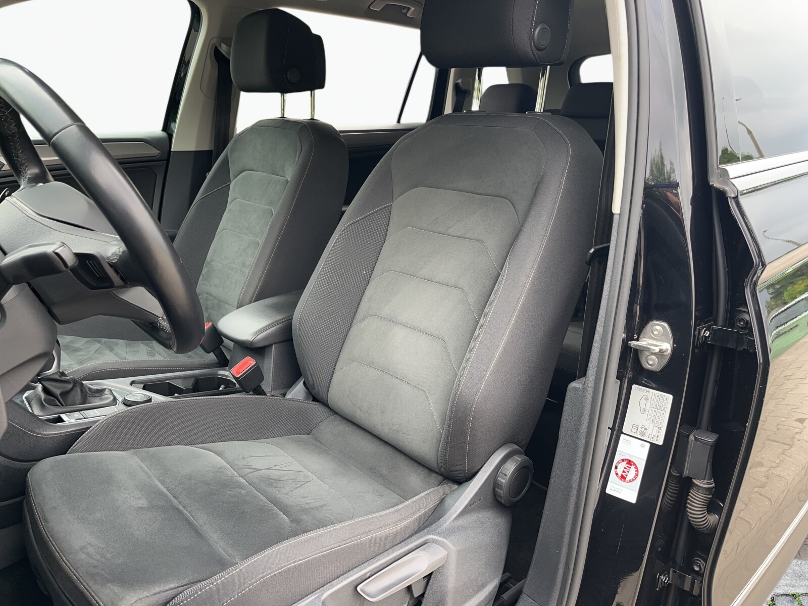Volkswagen Tiguan Allspace - zdjęcie 18