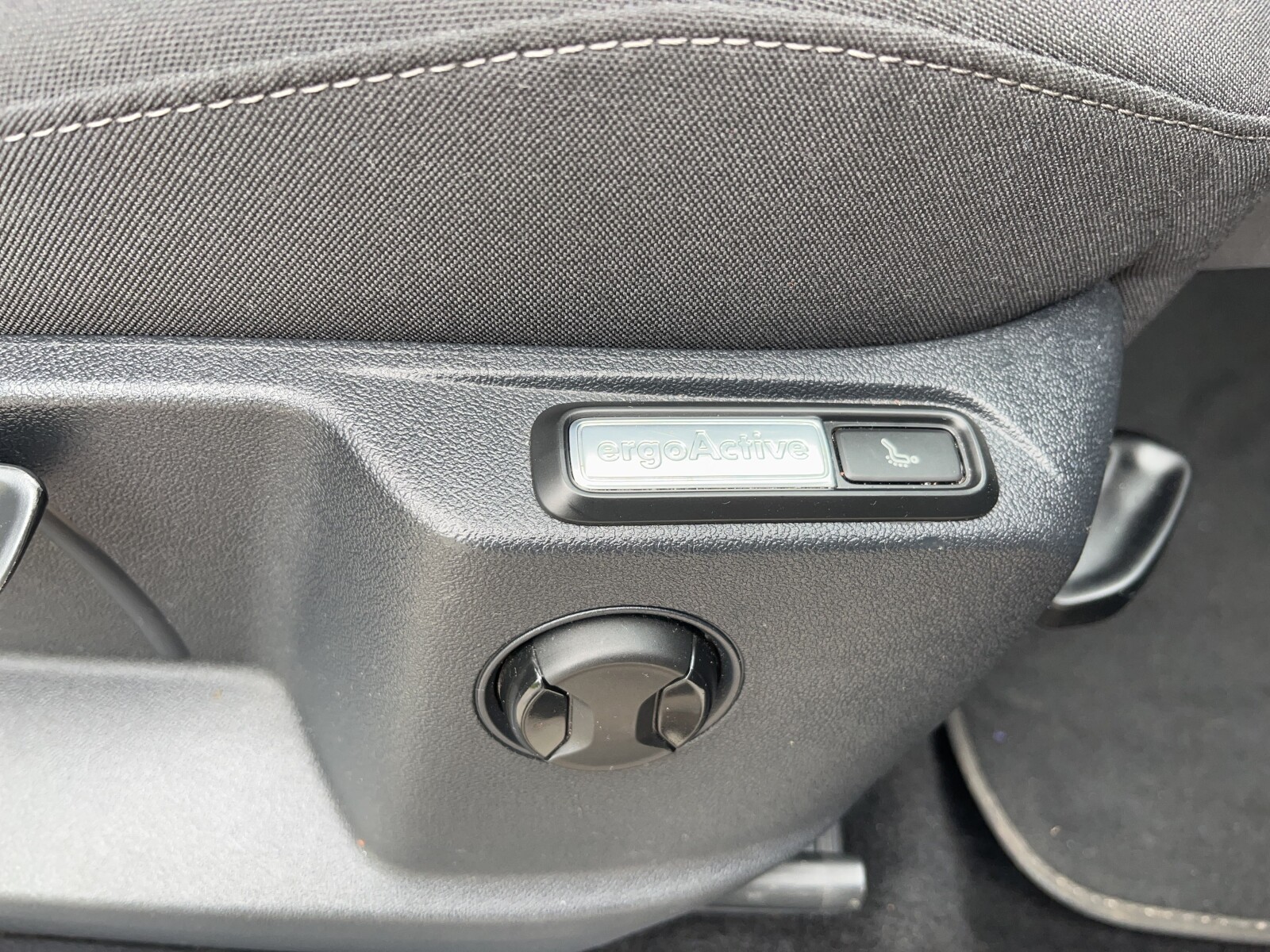 Volkswagen Tiguan Allspace - zdjęcie 17