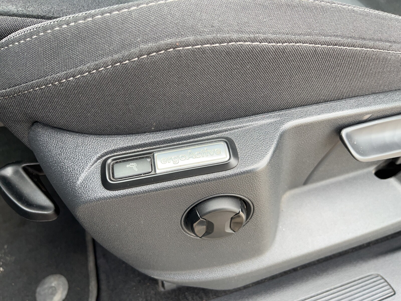 Volkswagen Tiguan Allspace - zdjęcie 21